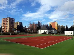 Tenisové kurty sú pripravené