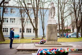 Netradičná spomienka na 200. narodeniny Andreja Sládkoviča Netradičná spomienka na 200. narodeniny Andreja Sládkoviča