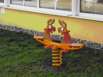 V materských školách pribudli nové detské ihriská