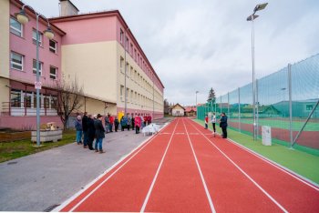 Slávnostné otvorenie zrekonštruovaných atletických zariadení v areáli základných škôl v Krupine