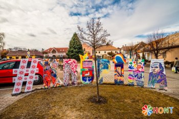 Nápis # KRUPINA sa nachádza už aj na Malom rínku v Krupine