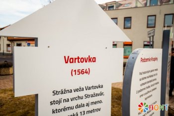 Nápis # KRUPINA sa nachádza už aj na Malom rínku v Krupine