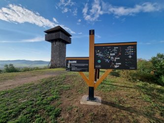 Nové informačné tabule netradičného dizajnu – INFOSTROM a INFOPEXESO