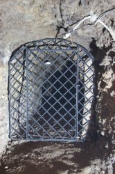 Revitalizácia priestorov pivníc pod Múzeom A. Sládkoviča v Krupine – osadenie brán