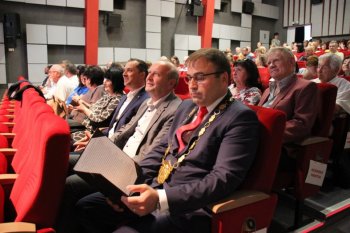 Osobnosti mesta na slávnostnom Mestskom zastupiteľstve v Krupine počas Dní mesta Krupina