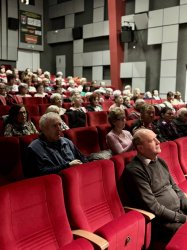 Október - Mesiac úcty k starším Október - Mesiac úcty k starším