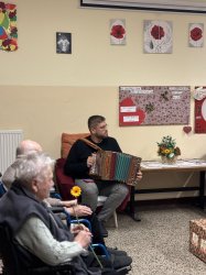 Október - Mesiac úcty k starším Október - Mesiac úcty k starším
