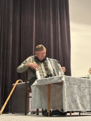 Beseda s vojnovým veteránom Kpt. v.v. Vladimírom Strmeňom Beseda s vojnovým veteránom Kpt. v.v. Vladimírom Strmeňom