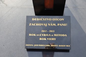 Obnovený kríž znova zdobí Bočkayho námestie