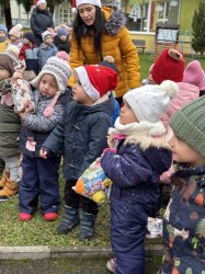 Mikuláš navštívil Krupinu a rozžiaril vianočný stromček na námestí