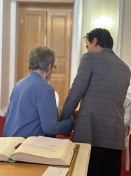 Mesto ocenilo vážených pedagógov Cenou J. A. Komenského Mesto ocenilo vážených pedagógov Cenou J. A. Komenského