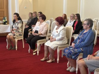 Mesto ocenilo vážených pedagógov Cenou J. A. Komenského Mesto ocenilo vážených pedagógov Cenou J. A. Komenského