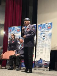 Silné svedectvo histórie: Študenti v Krupine sa stretli s vojnovým veteránom Vladimírom Strmeňom