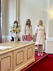 V obradných priestoroch Mesta Krupina si maturanti prevzali maturitné vysvedčenia