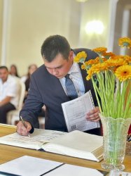 V obradných priestoroch Mesta Krupina si maturanti prevzali maturitné vysvedčenia